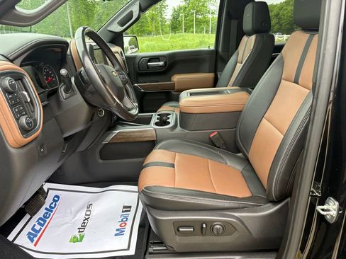 Used 2021 Chevrolet Silverado 1500 High Country w/ Technology Package AWD/4WD image 13