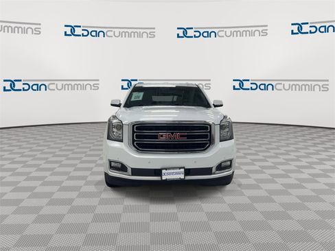 Used 2019 GMC Yukon XL SLT image 3