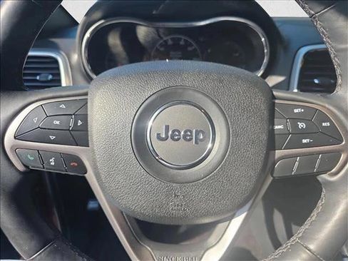 Used 2018 Jeep Grand Cherokee Limited image 19