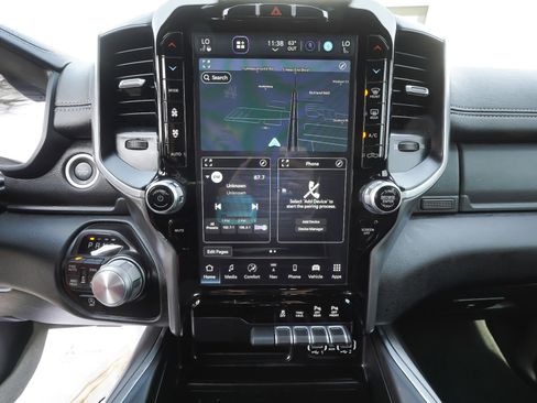 Used 2023 RAM 1500 Laramie AWD/4WD image 23