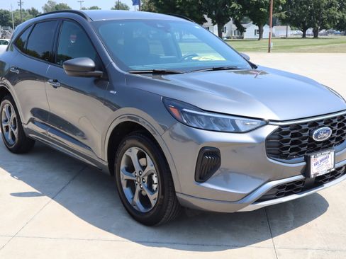 Used 2023 Ford Escape ST-Line image 4