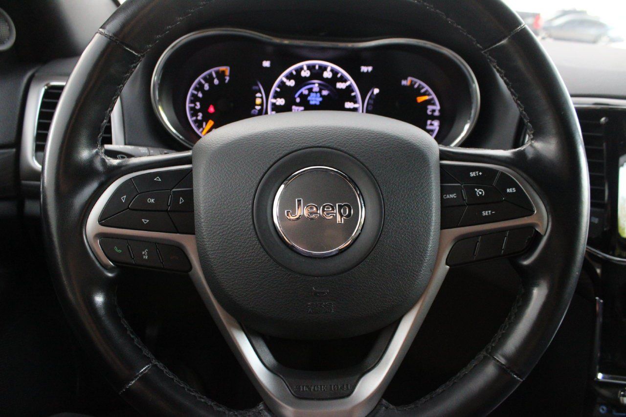 Used 2020 Jeep Grand Cherokee Altitude AWD/4WD image 12