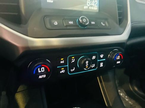 Used 2017 GMC Acadia SLE image 29