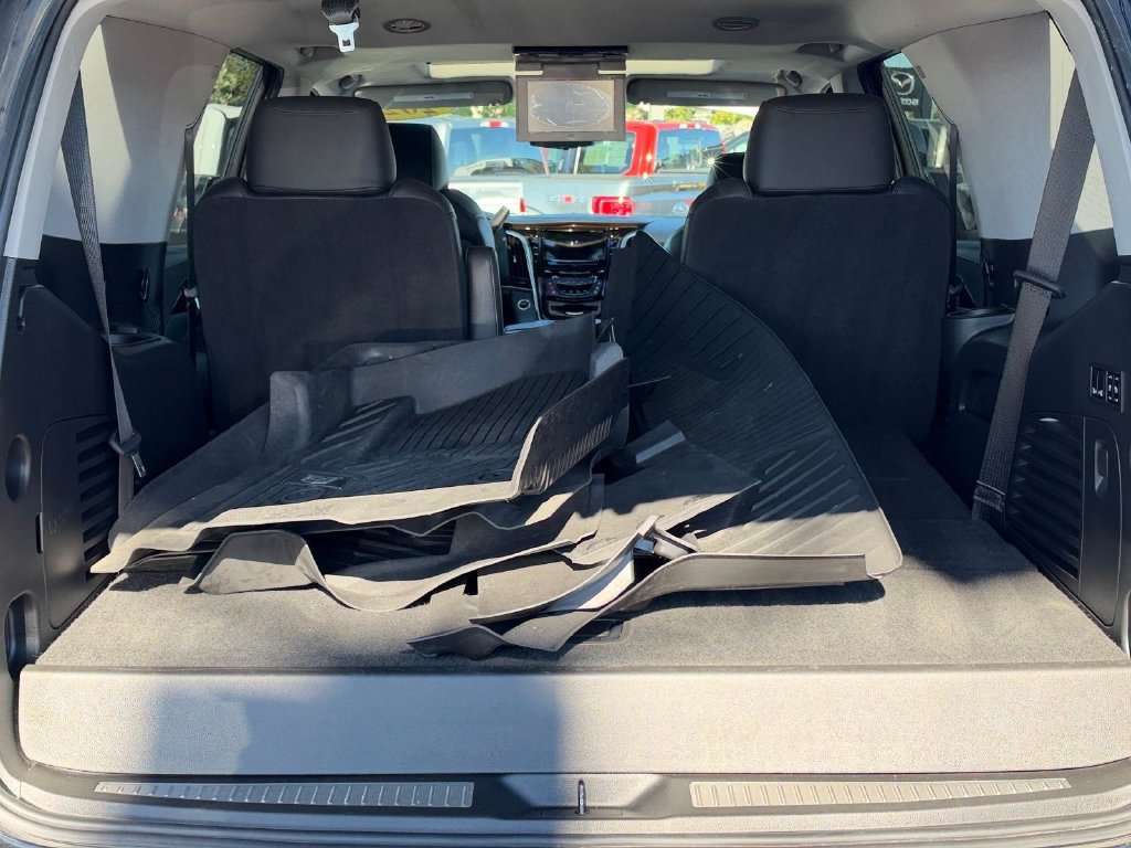 Used 2020 Cadillac Escalade Luxury AWD/4WD image 7