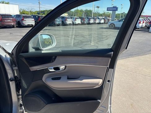Used 2025 Volvo XC90 B6 Plus AWD/4WD image 27