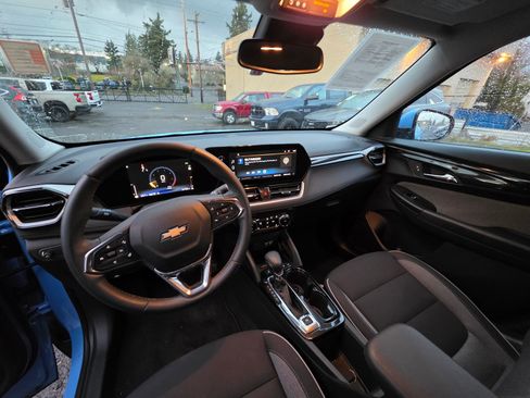 Used 2024 Chevrolet TrailBlazer LT w/ Convenience Package image 12