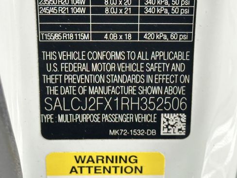 Used 2024 Land Rover Discovery Sport S image 17