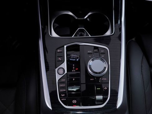 Used 2026 BMW X7 xDrive40i w/ M Sport Package image 14