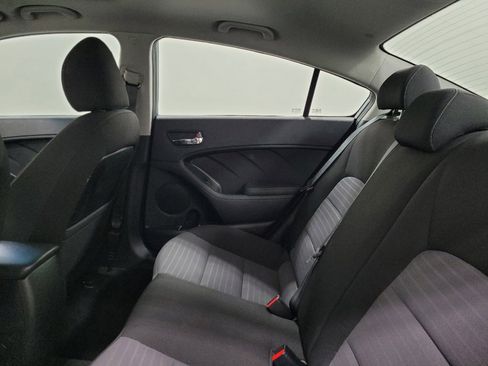 Used 2018 Kia Forte S w/ S Technology Package FWD image 18