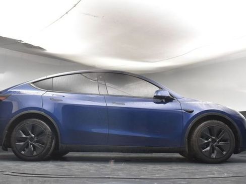 Used 2021 Tesla Model Y Long Range image 30