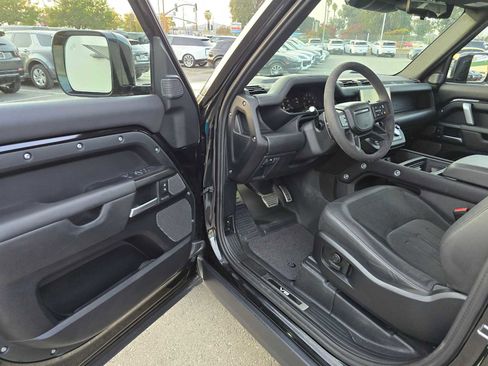 Certified 2024 Land Rover Defender 90 V8 image 15