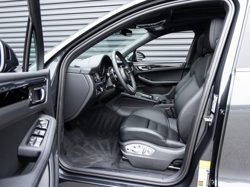 Certified 2026 Porsche Macan AWD/4WD image 24