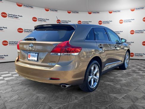 Used 2013 Toyota Venza LE w/ LE Convenience Pkg image 7
