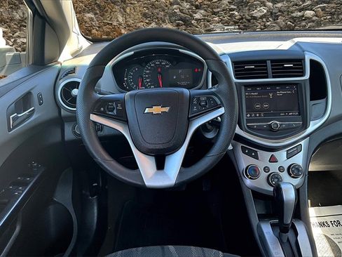 Used 2019 Chevrolet Sonic LT image 5