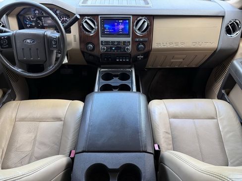 Used 2011 Ford F250 Lariat w/ Lariat Interior Pkg image 10