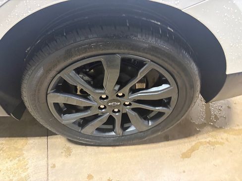 Used 2023 Chevrolet Equinox RS image 27