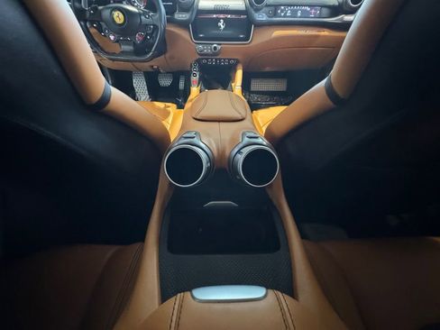 Used 2018 Ferrari GTC4Lusso T image 43