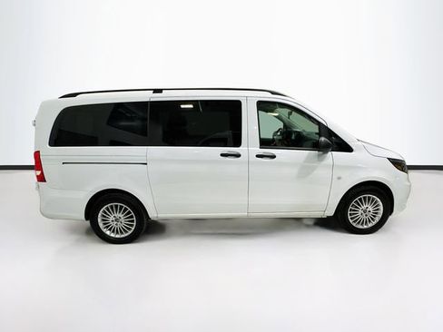 Used 2023 Mercedes-Benz Metris Passenger image 4