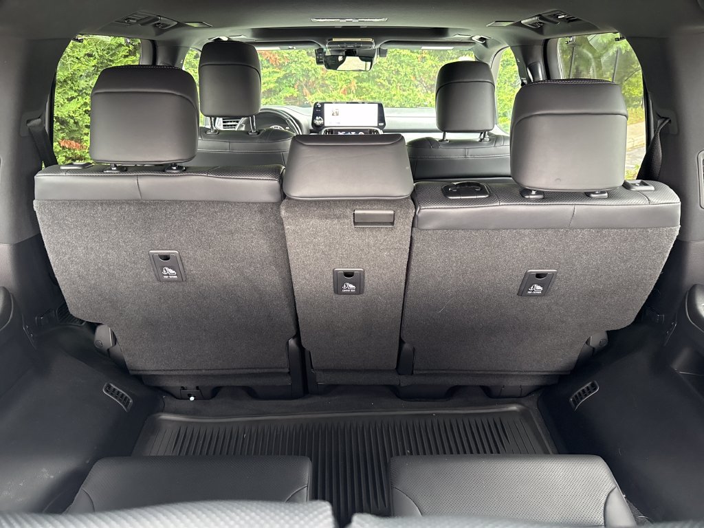 Used 2023 Lexus LX 600 4WD w/ Appearance Package image 14