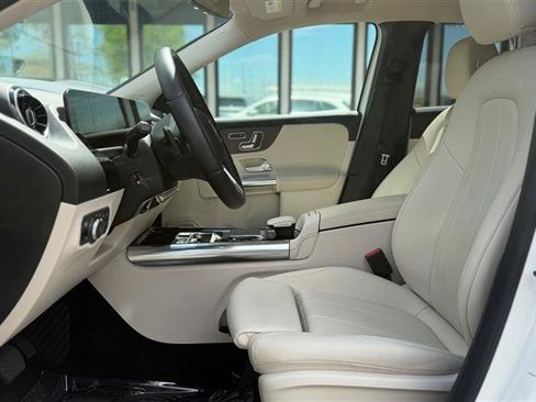 Used 2021 Mercedes-Benz GLA 250 4MATIC image 11