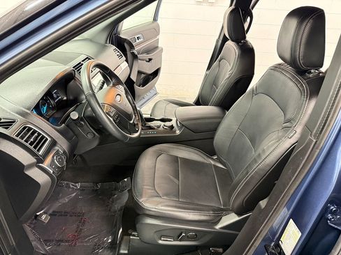 Used 2018 Ford Explorer Limited AWD/4WD image 10