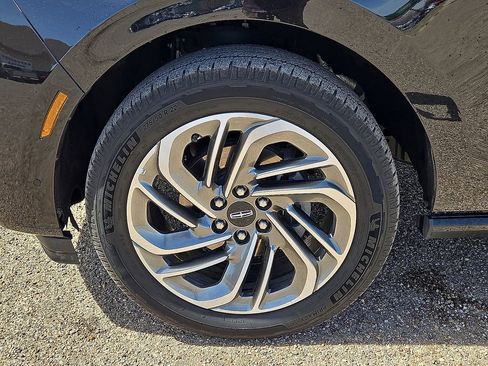 Used 2025 Lincoln Navigator Reserve AWD/4WD image 11