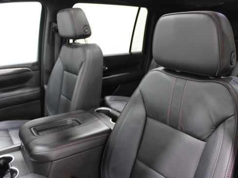 Used 2021 Chevrolet Suburban RST w/ Luxury Package AWD/4WD image 4