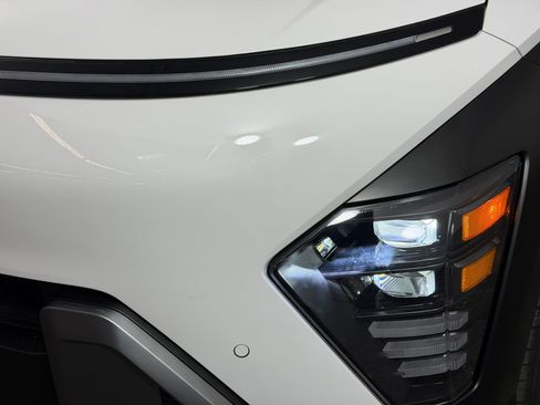 Used 2025 Hyundai Kona Limited AWD/4WD image 11