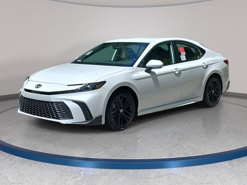 New 2026 Toyota Camry SE FWD image 1