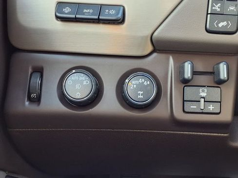 Used 2019 GMC Yukon XL Denali w/ Denali Ultimate Package AWD/4WD image 17