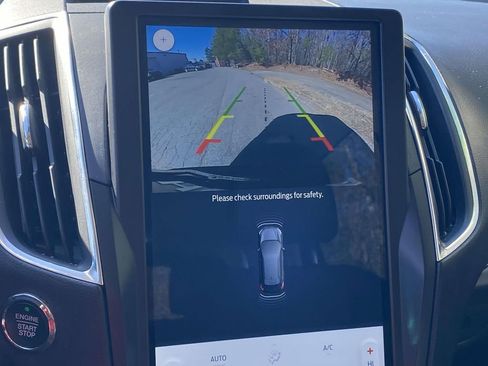 Used 2024 Ford Edge Titanium image 26