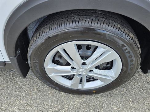 New 2025 Nissan Kicks Play S image 14