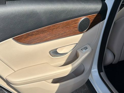 Used 2022 Mercedes-Benz GLC 300 4MATIC w/ Premium Package Lite image 24