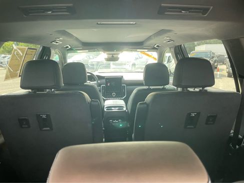 Used 2026 GMC Acadia Denali Ultimate FWD image 22