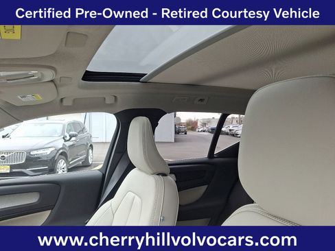Certified 2025 Volvo XC40 B5 Ultra w/ Protection Package Premier image 14