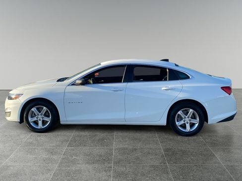 Used 2024 Chevrolet Malibu LS FWD image 2