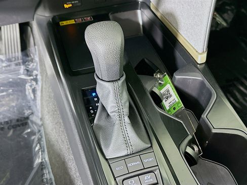 Used 2025 Toyota Camry LE image 21