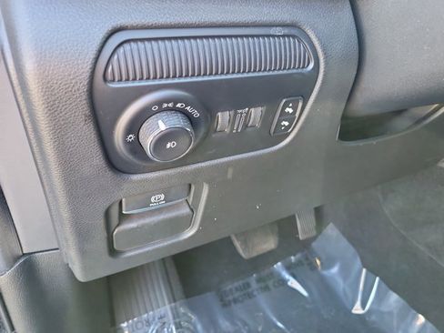 Certified 2022 Jeep Wagoneer Series I AWD/4WD image 30