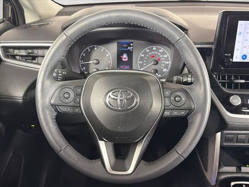 Used 2024 Toyota Corolla Cross LE AWD/4WD image 23