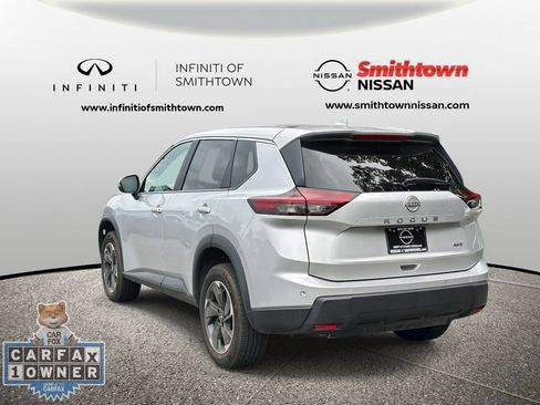 Used 2025 Nissan Rogue SV AWD/4WD image 9