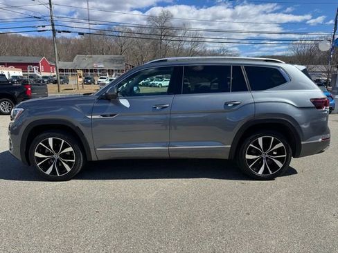 Used 2024 Volkswagen Atlas SEL Premium R-Line image 8