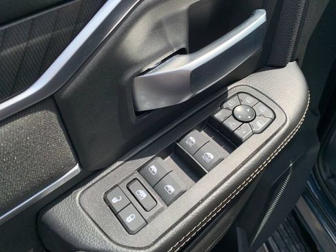 Used 2025 RAM 2500 Big Horn AWD/4WD image 13