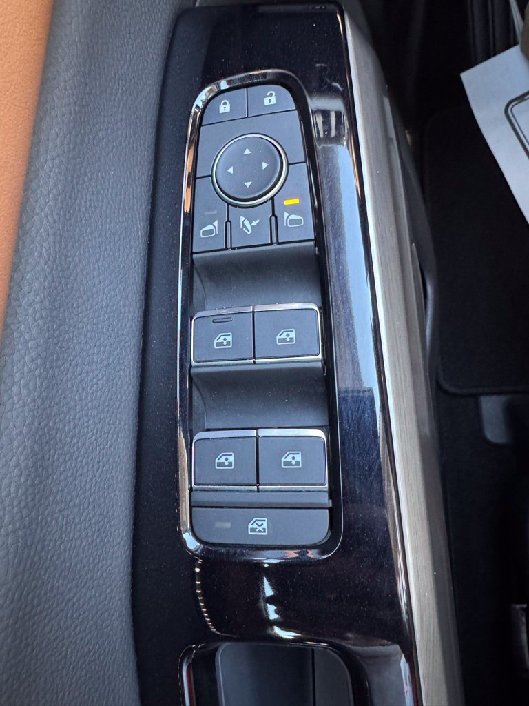 Used 2025 Nissan Pathfinder Platinum w/ Cargo Package AWD/4WD image 29
