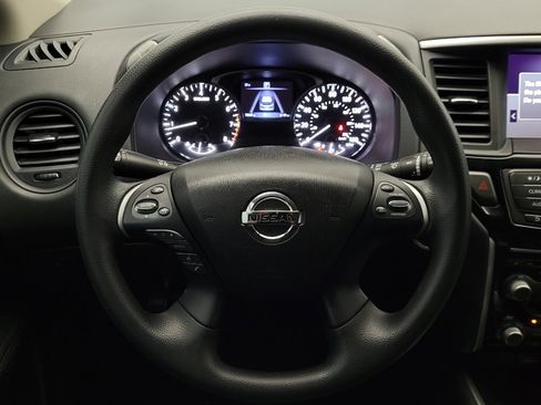 Used 2020 Nissan Pathfinder S image 22