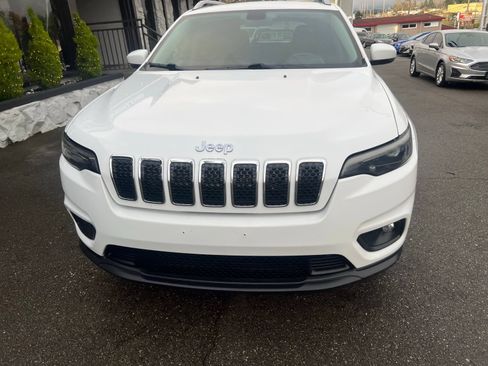Used 2019 Jeep Cherokee Latitude Plus AWD/4WD image 3