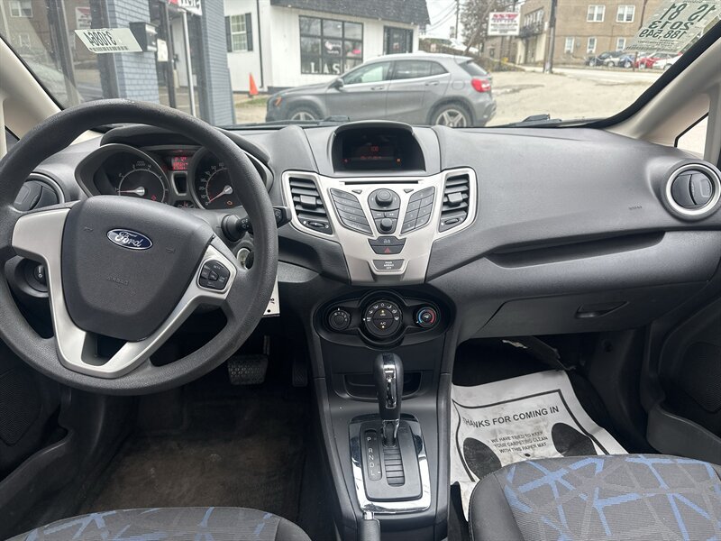 Used 2013 Ford Fiesta SE w/ Super Fuel Economy Pkg FWD image 6