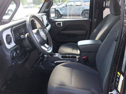 Used 2024 Jeep Wrangler Unlimited Sahara AWD/4WD image 14