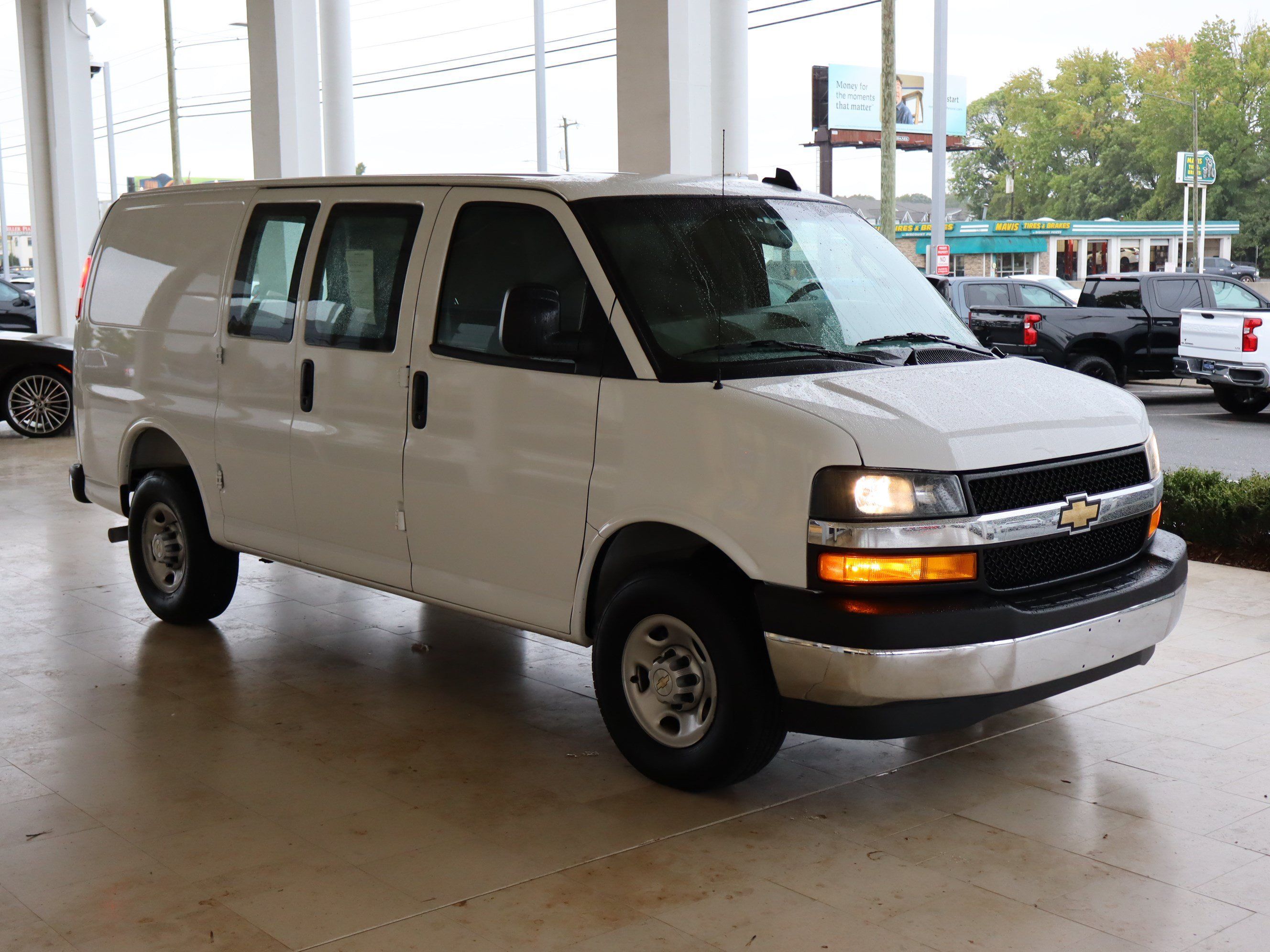 Used 2025 Chevrolet Express 2500 w/ Driver Convenience Package RWD image 2