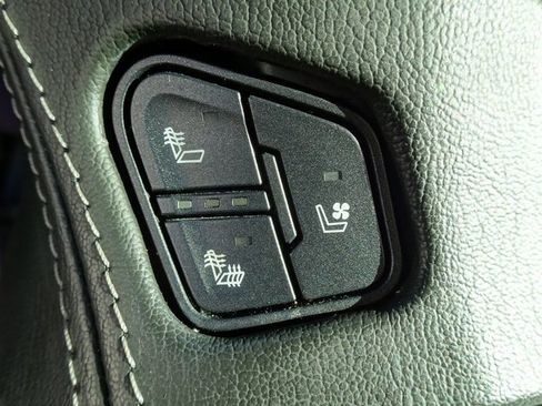 Used 2019 GMC Yukon Denali w/ Denali Ultimate Package image 30