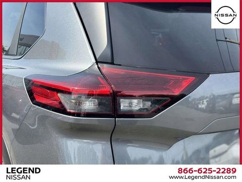 Certified 2023 Nissan Rogue SV w/ SV Premium Package image 10